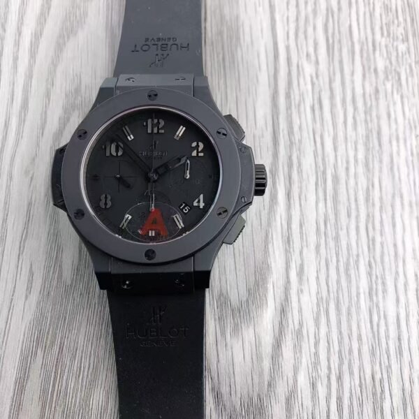 Hublot Big Bang 301.AM.130.RX.YCM07 44mm Ceramic Rubber Strap Black Dial