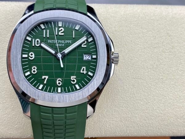 Patek Philippe Aquanaut 42.2mm 5168G-010 White Gold，Avocado Green Rubber Strap Avocado Green Dial