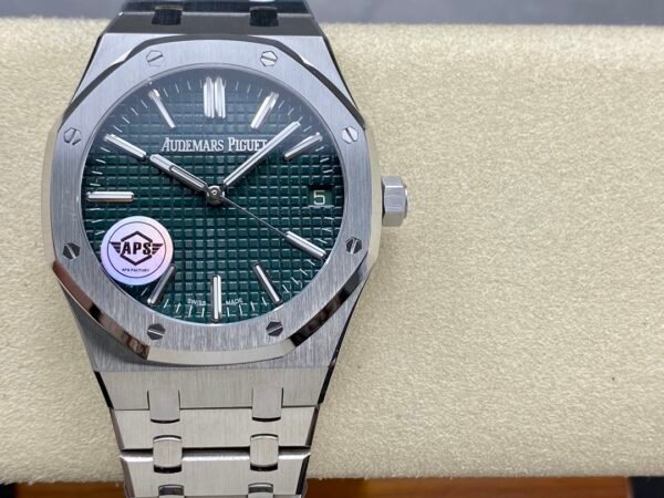 Audemars Piguet Royal Oak Selfwinding 15510ST.OO.1320ST.09 41mm Full Steel Green Dial