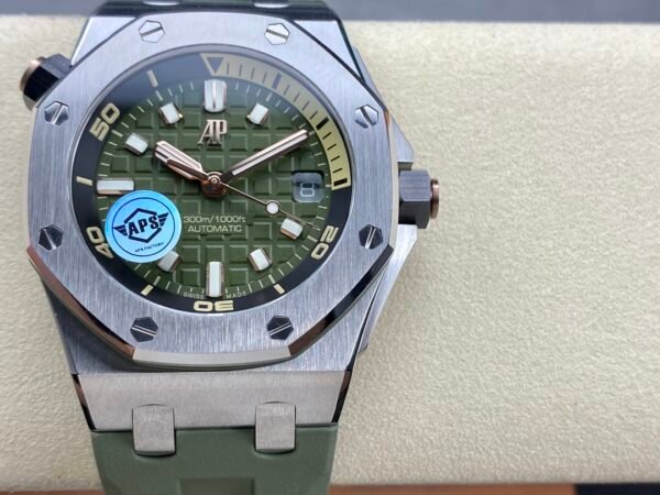 Audemars Piguet Royal Oak Selfwinding 42mm 15710 Rubber Strap Green Dial